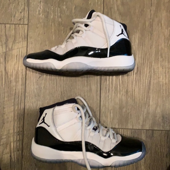 Kids Jordan Retro 11